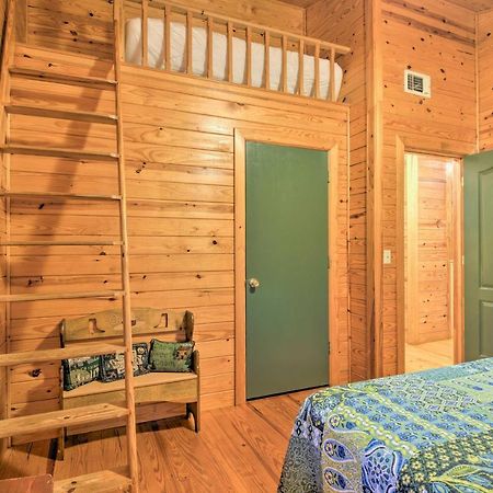 Вилла Hochatown Hideaway With Hot Tub, Grill And Fire Pit! Stephens Gap Экстерьер фото