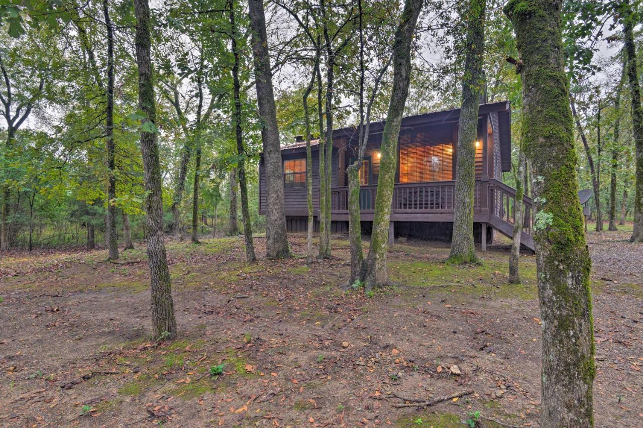 Вилла Hochatown Hideaway With Hot Tub, Grill And Fire Pit! Stephens Gap Экстерьер фото